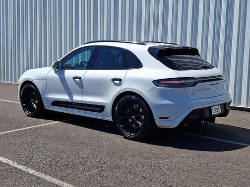 Carrara White 2022 Porsche Macan Macan GTS