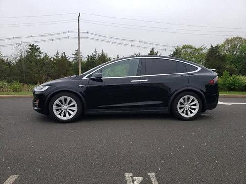 2017 Tesla Model X 75D