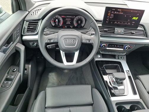 2025 Audi Q5 45 S line Premium