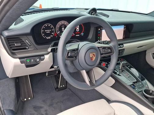 2025 Porsche 911 Carrera GTS