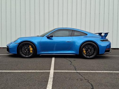 2025 Porsche 911 Carrera GTS