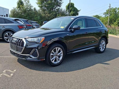 Mythos Black Metallic 2021 Audi Q3 45 S line Premium