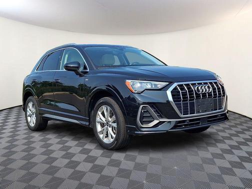 Mythos Black Metallic 2021 Audi Q3 45 S line Premium