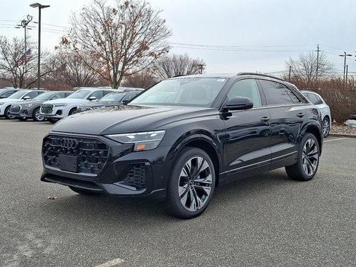 2025 Audi Q8 55 Premium Plus