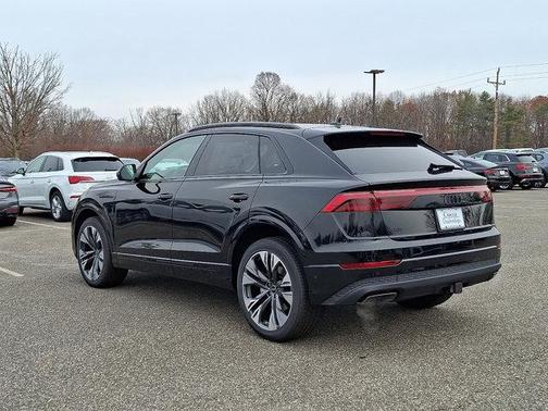 2025 Audi Q8 55 Premium Plus