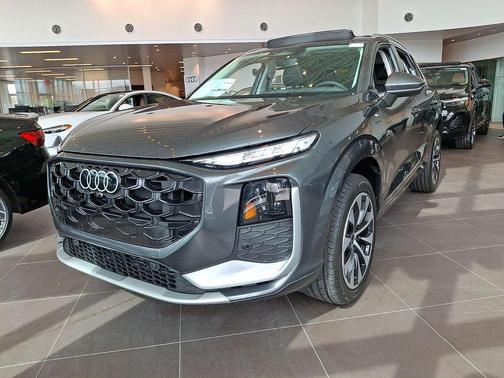 Daytona Gray Pearl Effect 2026 Audi Q3 TFSI quattro S tronic