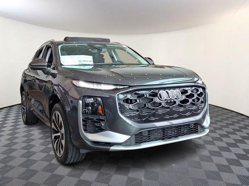 Daytona Gray Pearl Effect 2026 Audi Q3 TFSI quattro S tronic