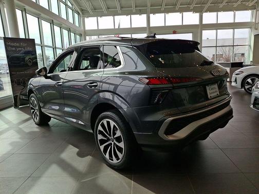 Daytona Gray Pearl Effect 2026 Audi Q3 TFSI quattro S tronic