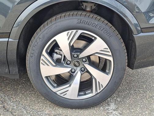 2025 Audi Q6 e-tron Premium Plus quattro