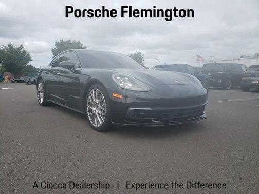 2018 Porsche Panamera RWD