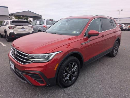 Kings Red Metallic 2022 Volkswagen Tiguan 2.0T SE 4MOTION