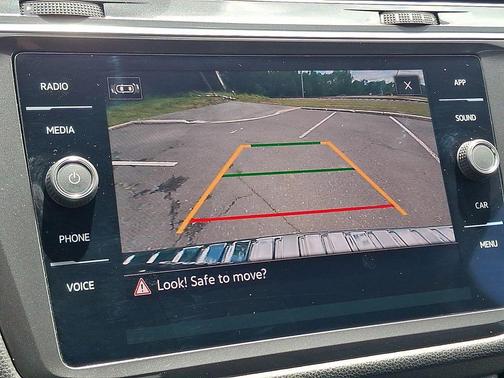 Kings Red Metallic 2022 Volkswagen Tiguan 2.0T SE 4MOTION