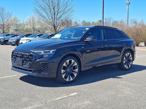 2025 Audi Q8 55 Premium