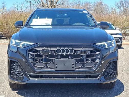 2025 Audi Q8 55 Premium