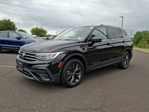 Deep Black 2022 Volkswagen Tiguan 2.0T SE 4MOTION