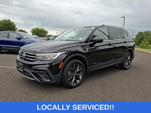 Deep Black 2022 Volkswagen Tiguan 2.0T SE 4MOTION