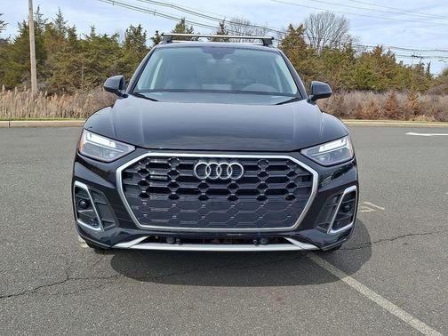 Mythos Black Metallic 2023 Audi Q5 45 S line Premium