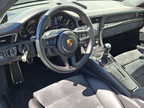 GT Silver Metallic 2019 Porsche 911 GT3