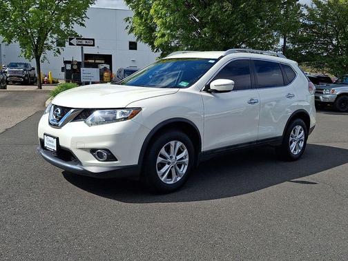 Pearl White 2015 Nissan Rogue SV