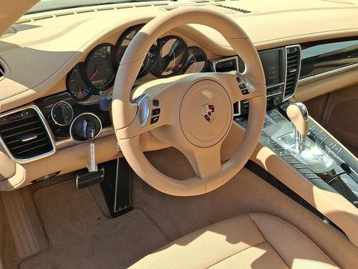 2011 Porsche Panamera 4