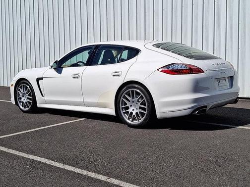 2011 Porsche Panamera 4