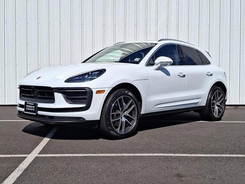 2025 Porsche Macan Base