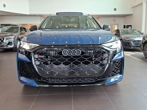 ascari blue metallic 2026 Audi RS Q8 4.0T