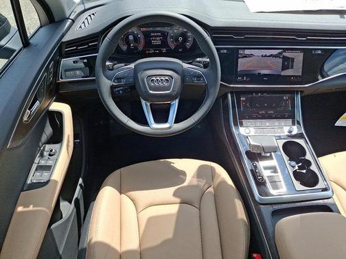 2025 Audi Q7 55 Premium Plus