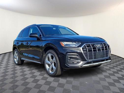 Black Metallic 2021 Audi Q5 45 Premium Plus