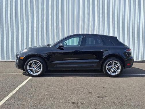 2024 Porsche Macan Base