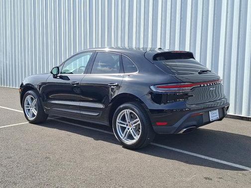 2024 Porsche Macan Base