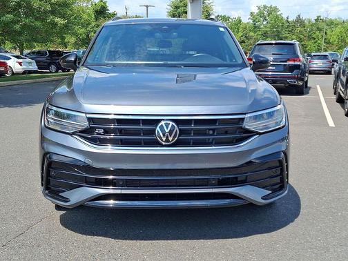 Platinum Gray Metallic 2023 Volkswagen Tiguan 2.0T SE R-Line Black 4MOTION