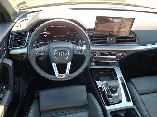 Mythos Black Metallic 2024 Audi Q5 45 S line Premium Plus