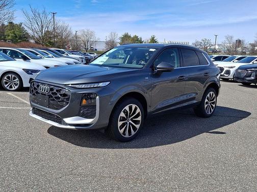 Daytona Gray Pearl Effect 2026 Audi Q3 TFSI quattro S tronic