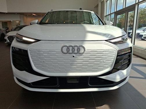 2025 Audi Q6 e-tron Premium quattro