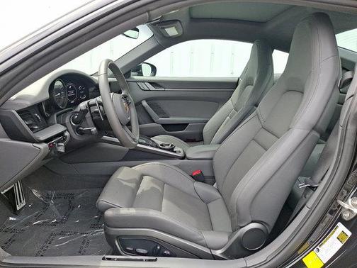 2021 Porsche 911 Carrera