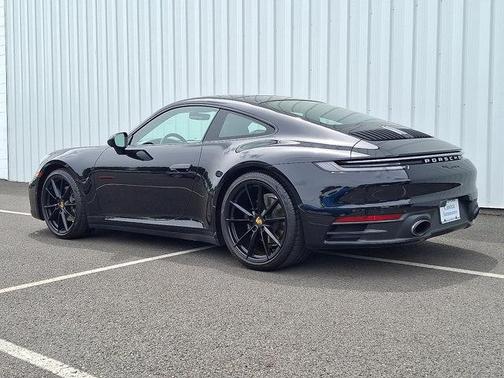 2021 Porsche 911 Carrera