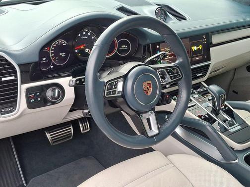 Carrara White 2023 Porsche Cayenne Turbo