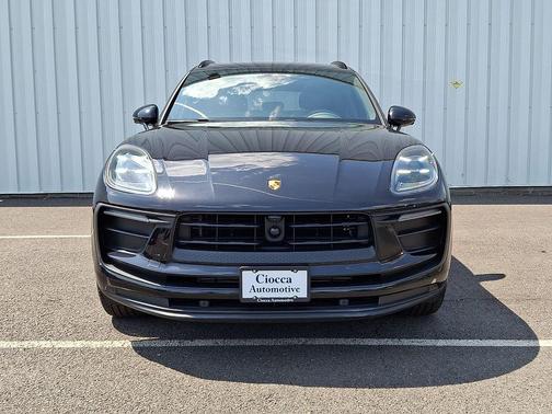 Jet Black 2025 Porsche Macan Macan
