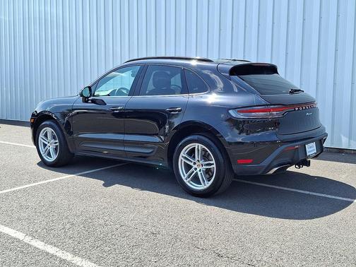 Jet Black 2025 Porsche Macan Macan