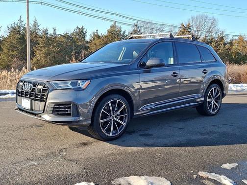 Samurai Gray Metallic 2023 Audi Q7 55 Premium Plus