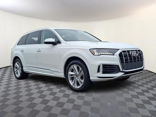Carrara White 2024 Audi Q7 55 Premium Plus