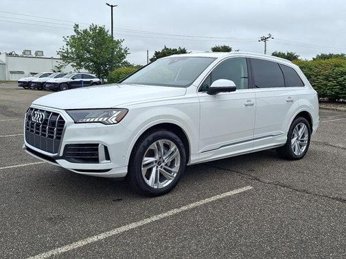 Carrara White 2024 Audi Q7 55 Premium Plus