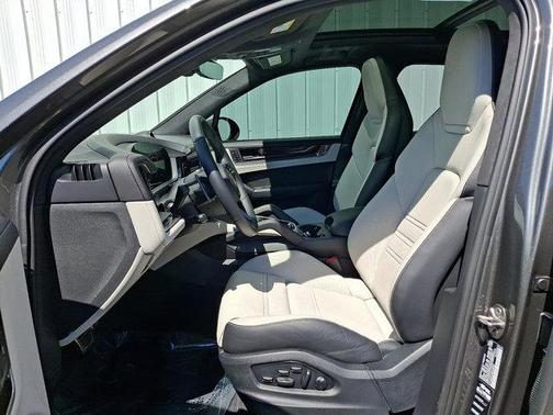 2024 Porsche Cayenne E-Hybrid S