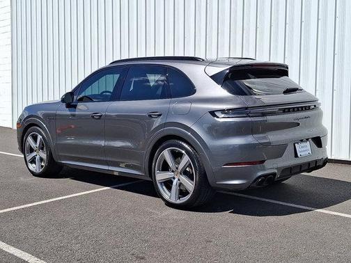2024 Porsche Cayenne E-Hybrid S