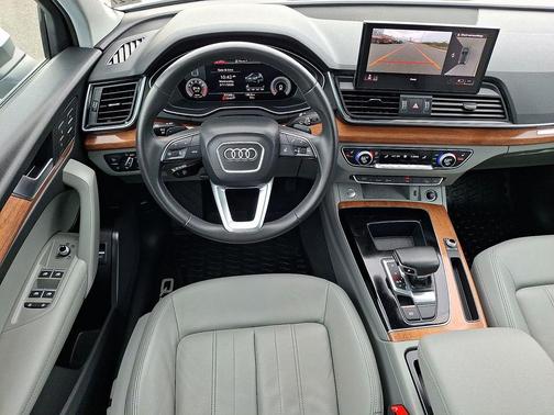 Glacier White Metallic 2022 Audi Q5 45 S line Premium Plus