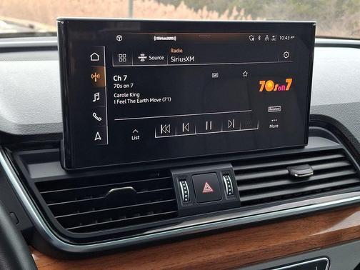 Glacier White Metallic 2022 Audi Q5 45 S line Premium Plus