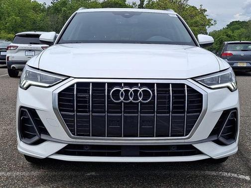 2024 Audi Q3 Premium 45 TFSI S line quattro Tiptronic