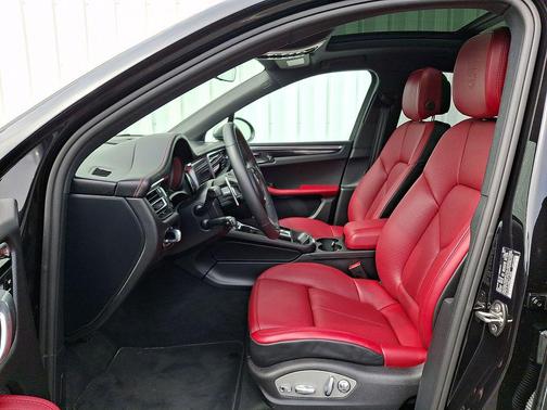 Jet Black 2025 Porsche Macan T