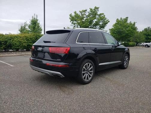 2019 Audi Q7 45 Premium Plus